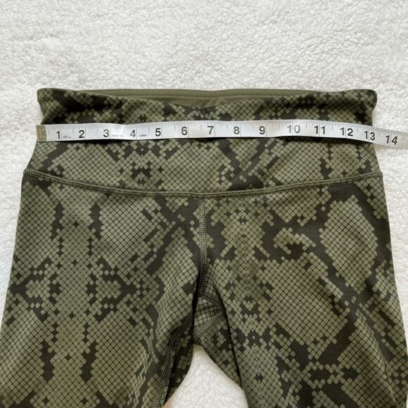 Lululemon LikeNew Wunder‎ Under Crop 6 Ziggy Snake Fatigue Green Full-On Luon - Picture 6 of 11